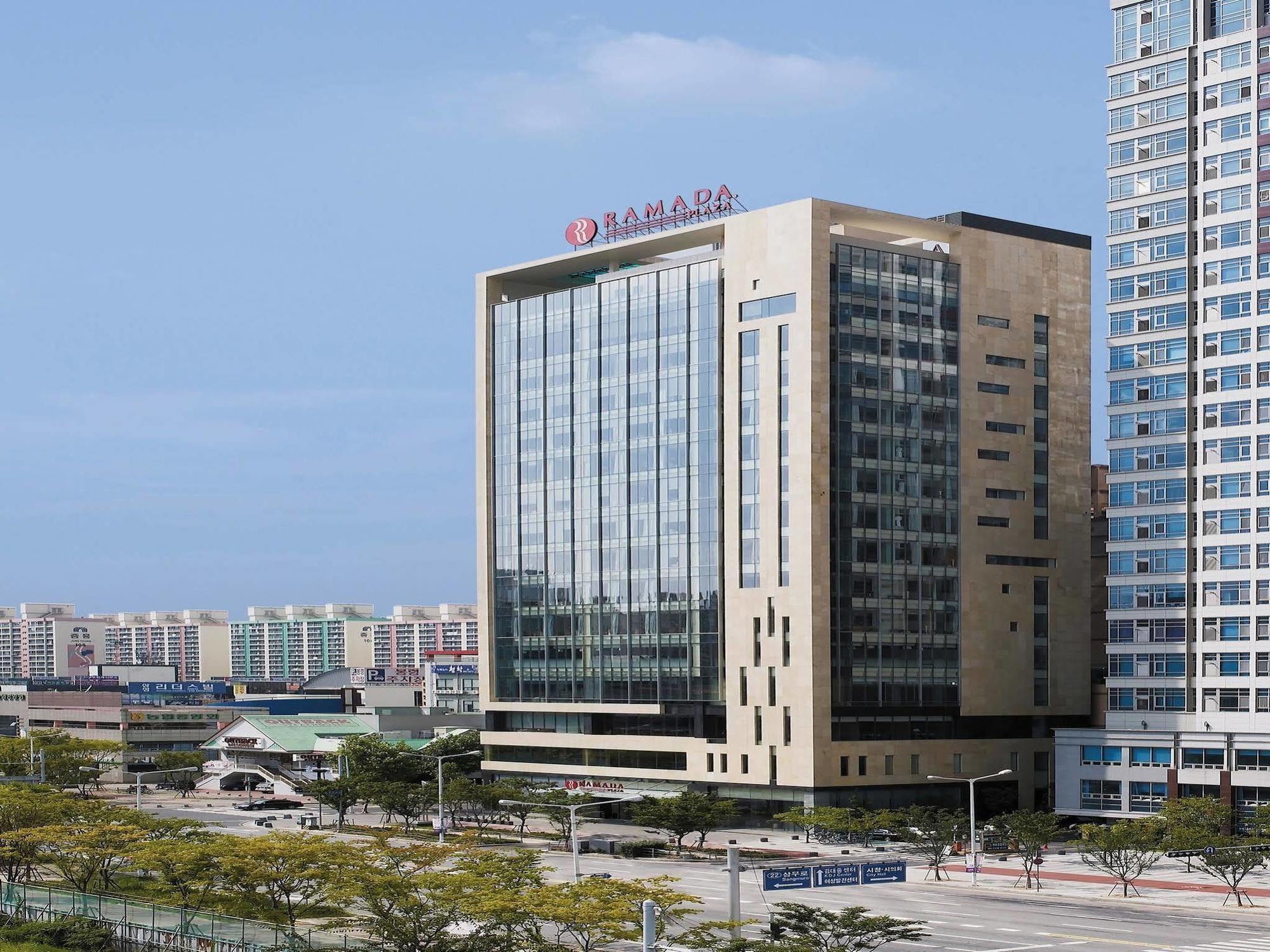 Ramada Plaza By Wyndham Gwangju Hotel Gwangju Metropolitan City Екстериор снимка