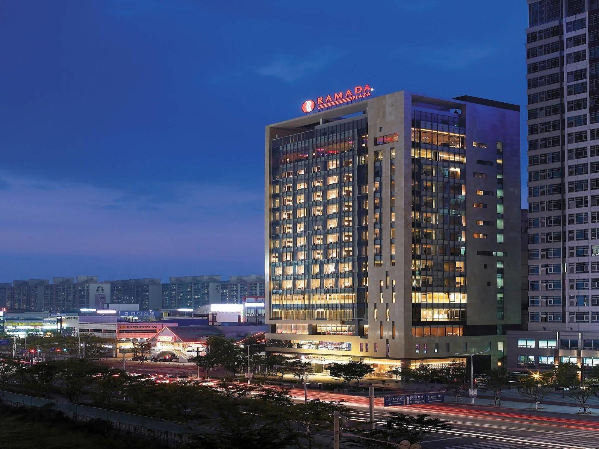 Ramada Plaza By Wyndham Gwangju Hotel Gwangju Metropolitan City Екстериор снимка