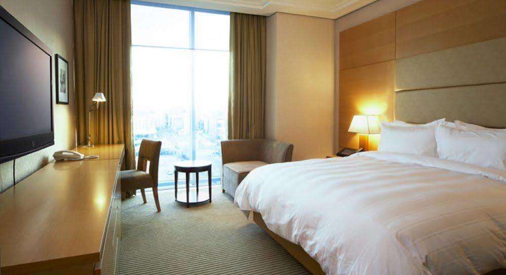 Ramada Plaza By Wyndham Gwangju Hotel Gwangju Metropolitan City Екстериор снимка