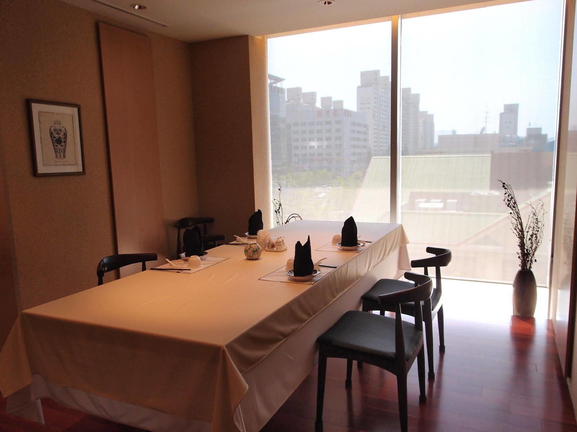 Ramada Plaza By Wyndham Gwangju Hotel Gwangju Metropolitan City Екстериор снимка
