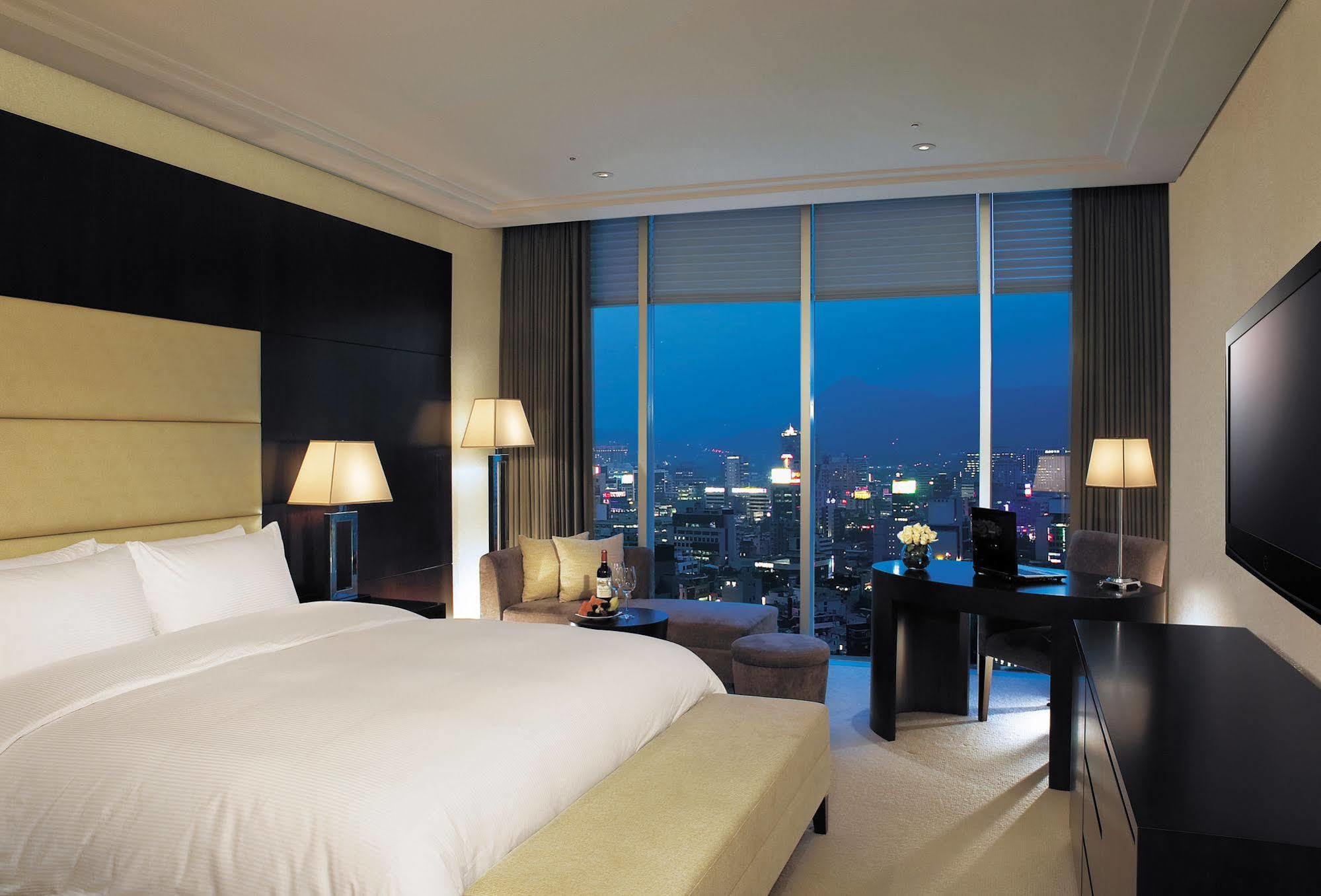 Ramada Plaza By Wyndham Gwangju Hotel Gwangju Metropolitan City Екстериор снимка