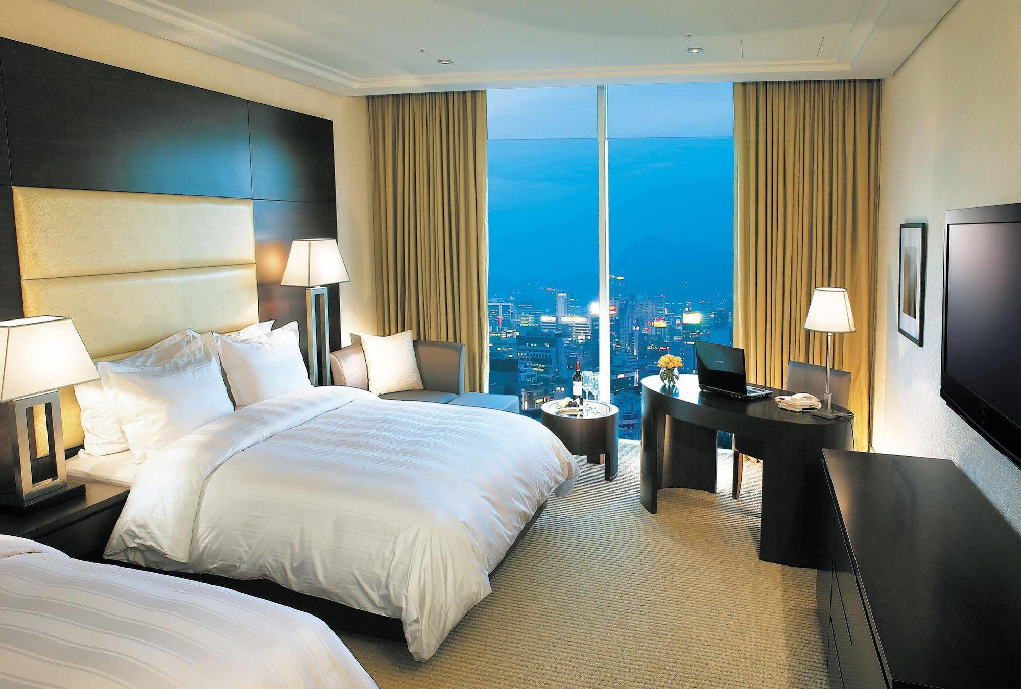Ramada Plaza By Wyndham Gwangju Hotel Gwangju Metropolitan City Екстериор снимка